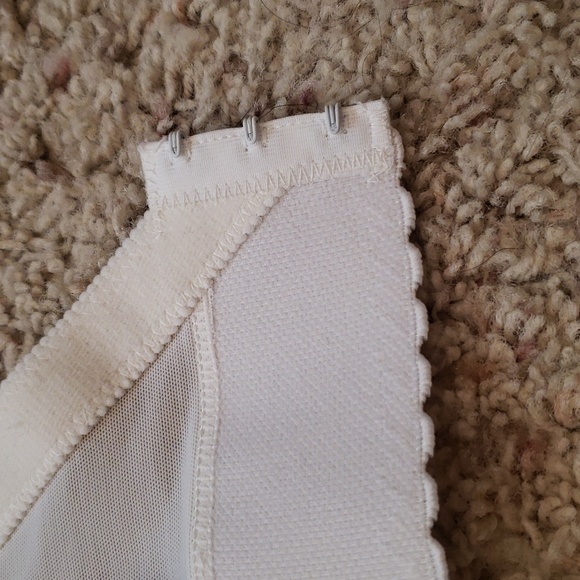 Under Cover Vintage Corset Top Bra - Picture 4 of 7